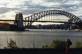 019_pia_mit_bruecke.jpg