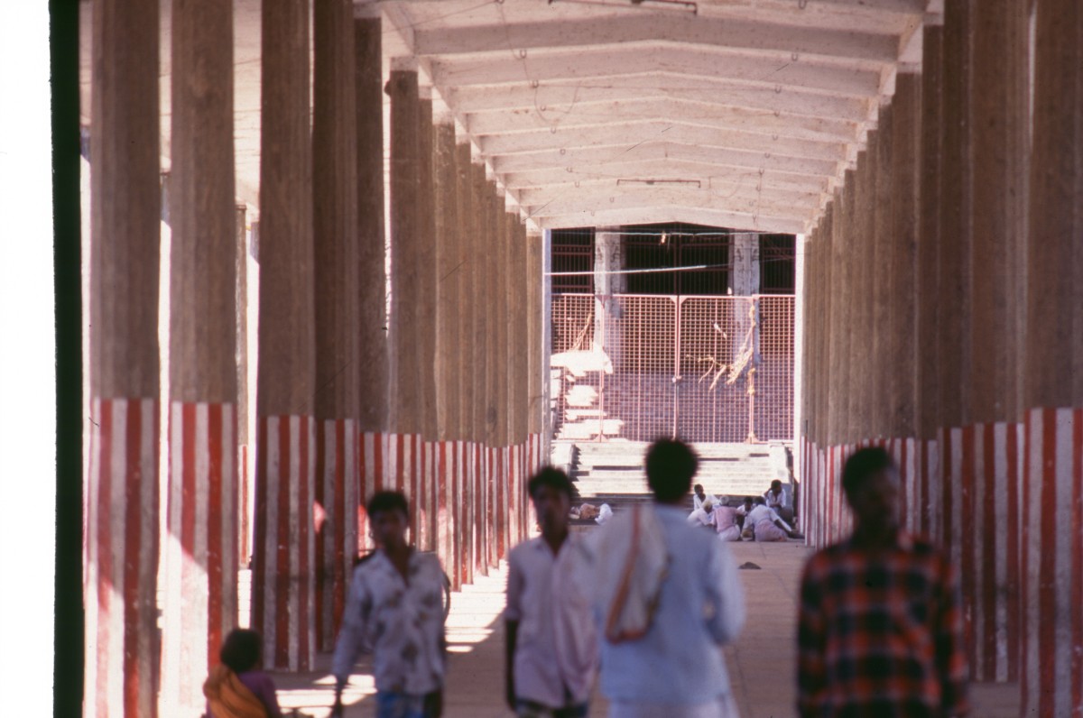 034_saeulenhalle.jpg