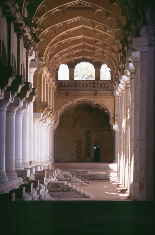 063_vorhalle.jpg