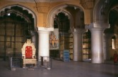 066_in_der_thronhalle.jpg