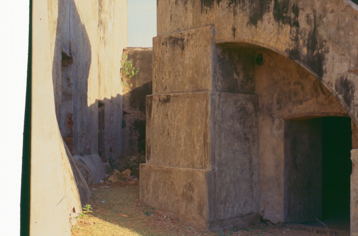 074_maechtiges_fundament.jpg