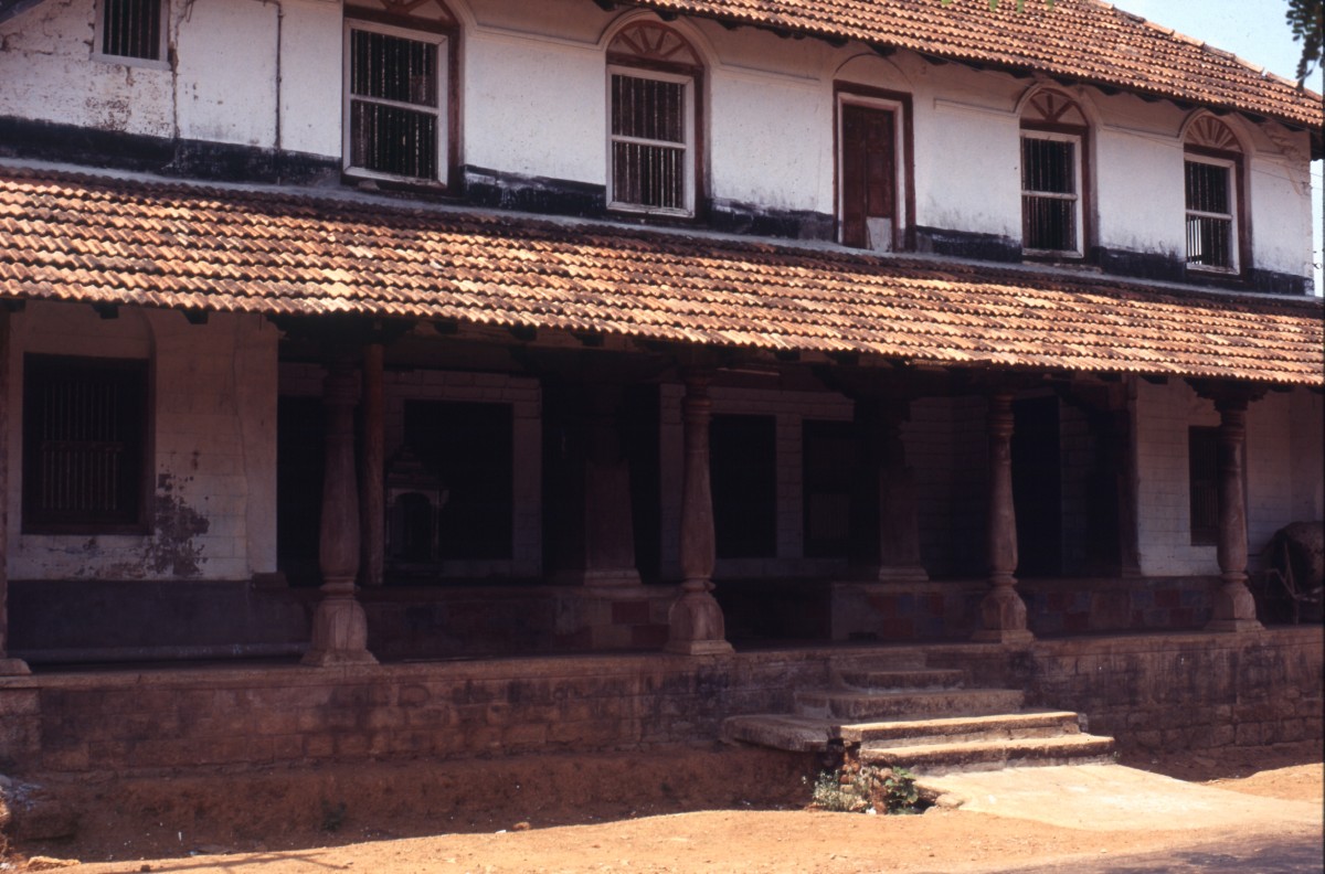 460_herrenhaus.jpg