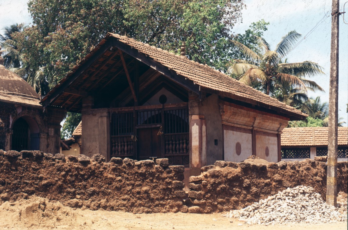 493_nochmal_bedachter_tempel.jpg