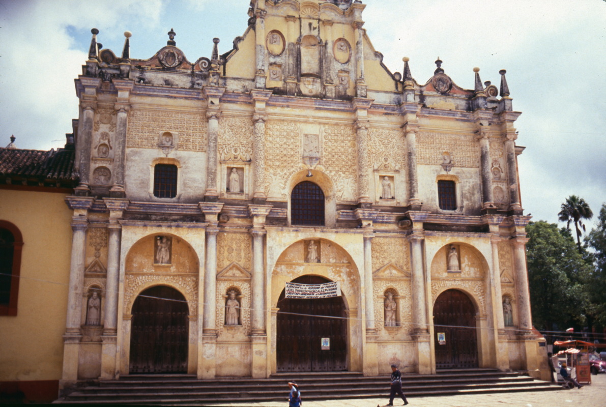 119_kirchenfassade.jpg