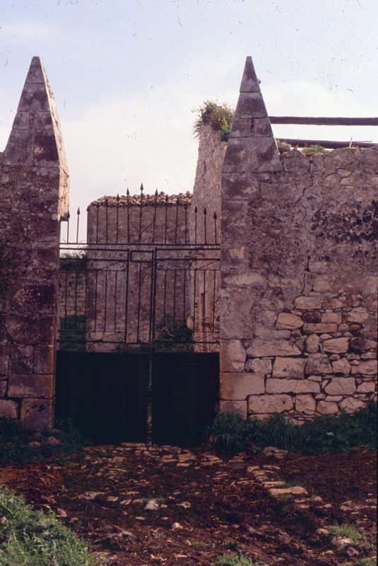 050_cooles_tor.jpg