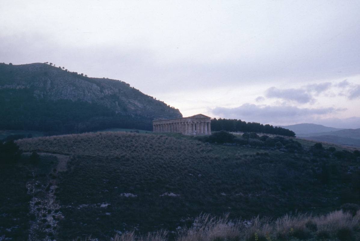 098_tempel_am_abend.jpg