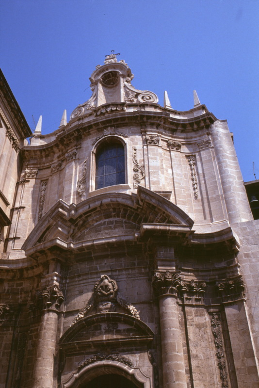 039_kirchenfassade.jpg