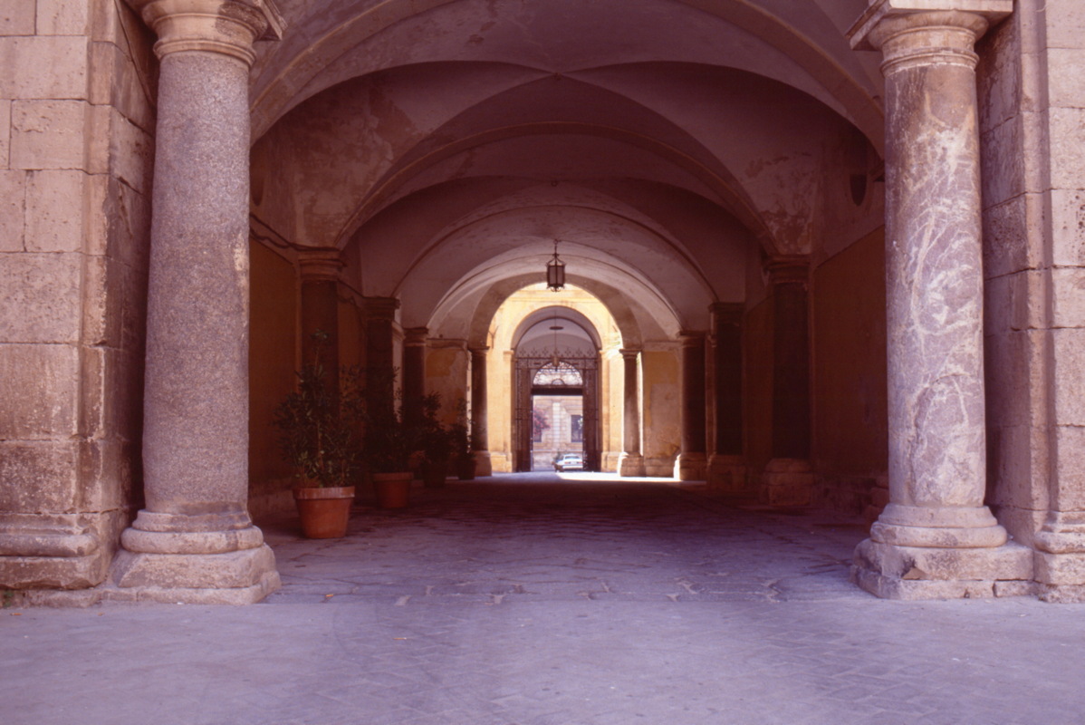 045_hofeinfahrt.jpg