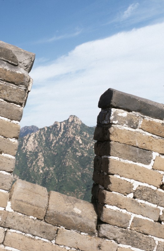 081_schiefe_mauer.jpg