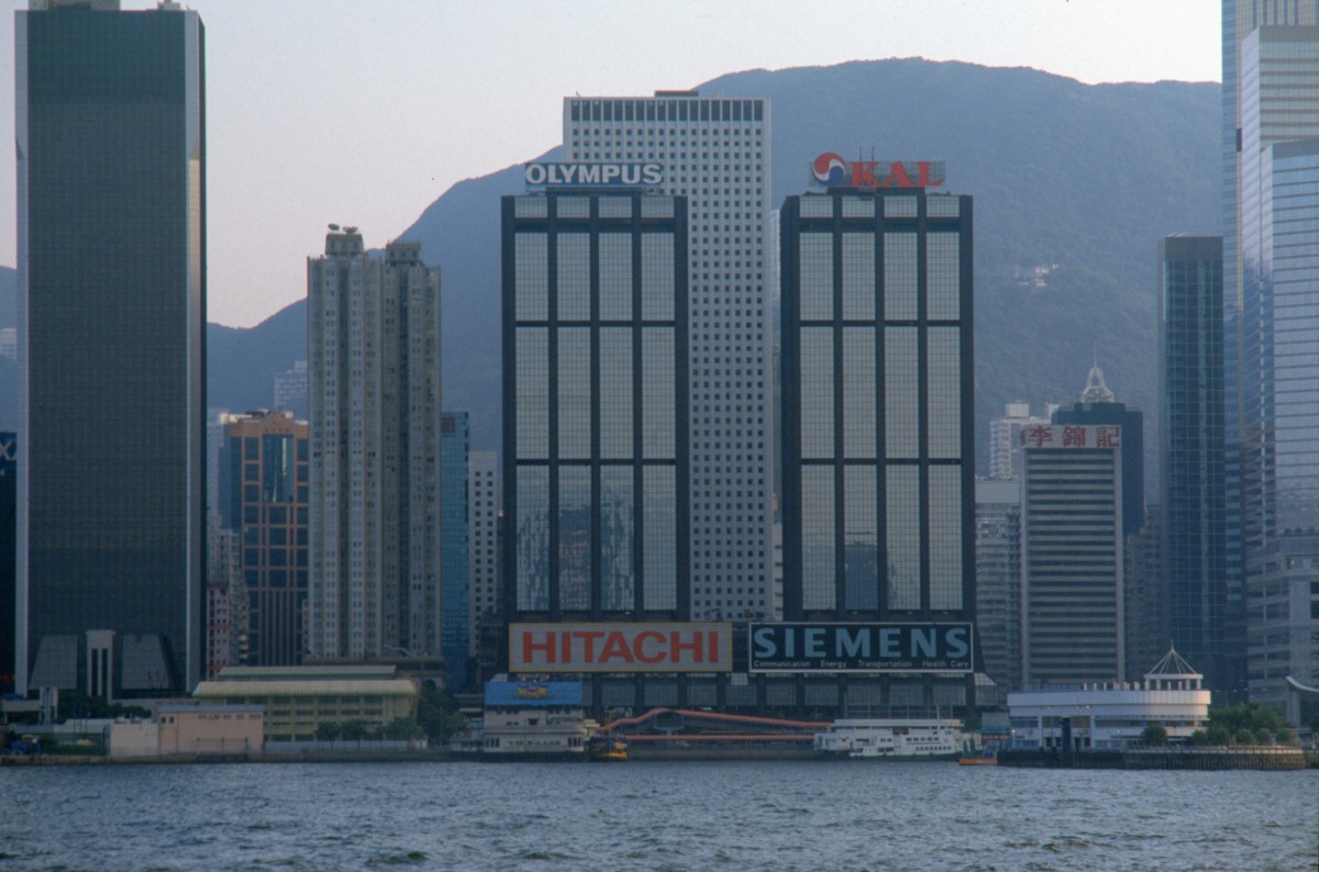 225_waterfront_hongkong.jpg