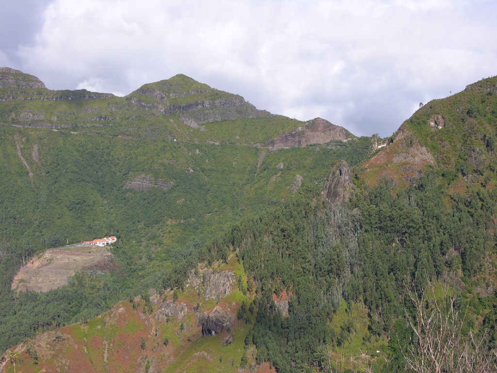 044_strasse_zur_serra_do_paul.jpg