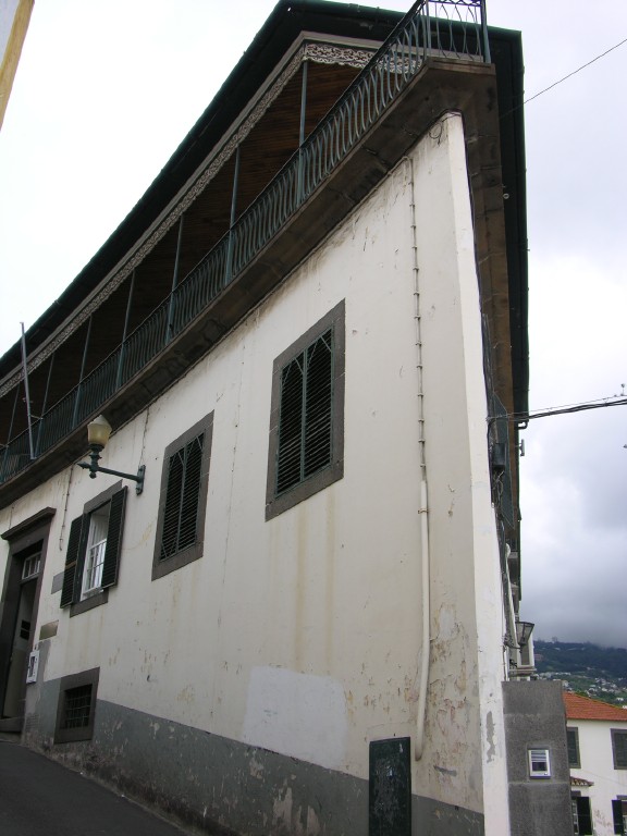 149_dreieckiges_haus.jpg