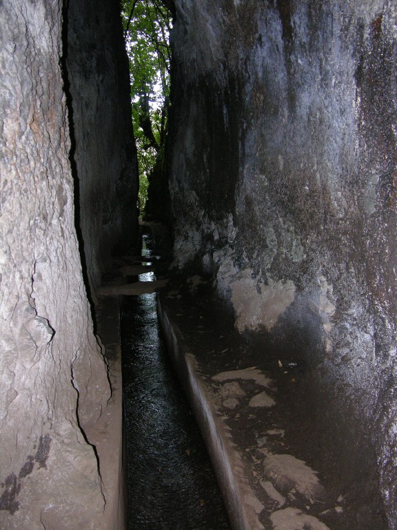 209_felsspalte.jpg