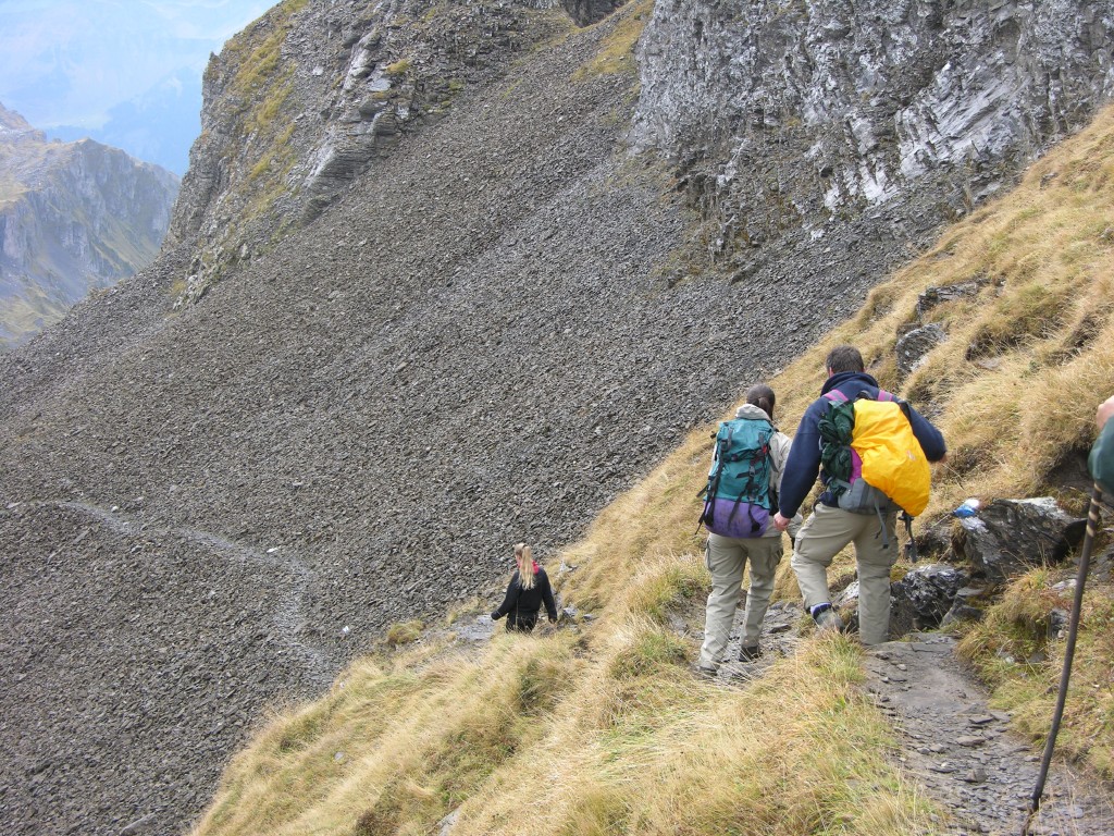 019_auf_schmalem_weg.jpg