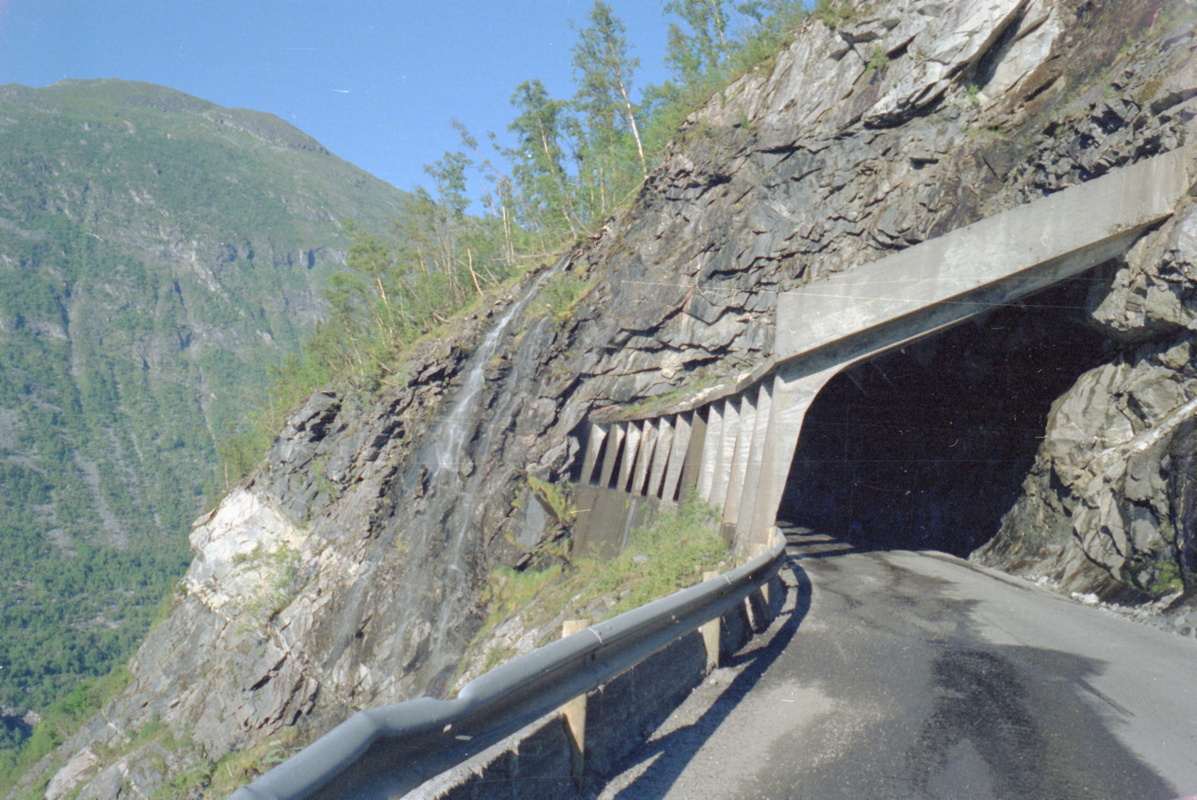 042_abfahrt_nach_ovre_a_rdal.jpg