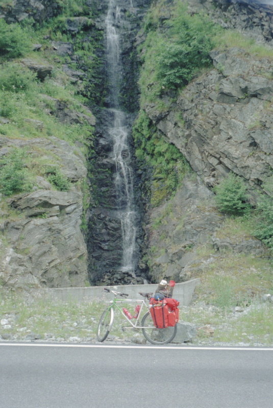 051_wasserfall_nahe_voss.jpg