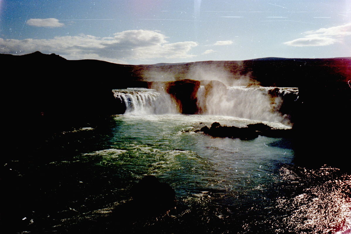 101_nochmal_wasserfall.jpg