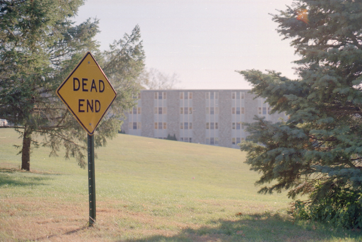128_auf_dem_campus.jpg