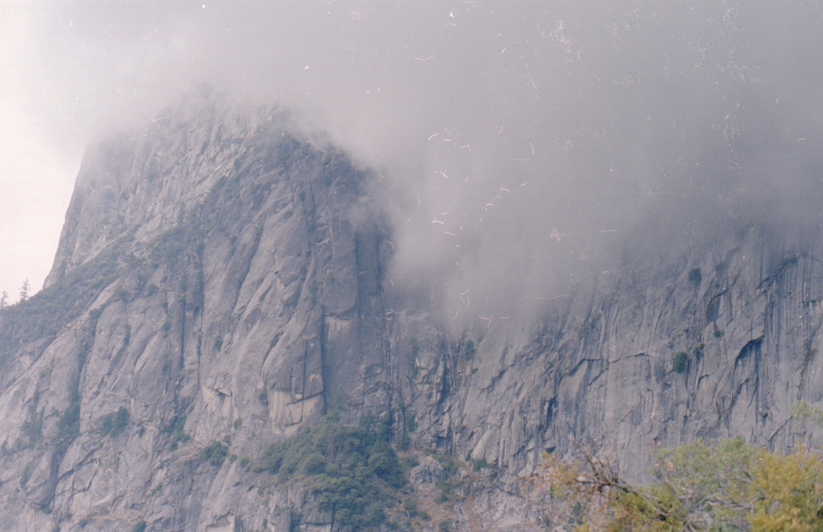 165_felswaende_im_nebel.jpg