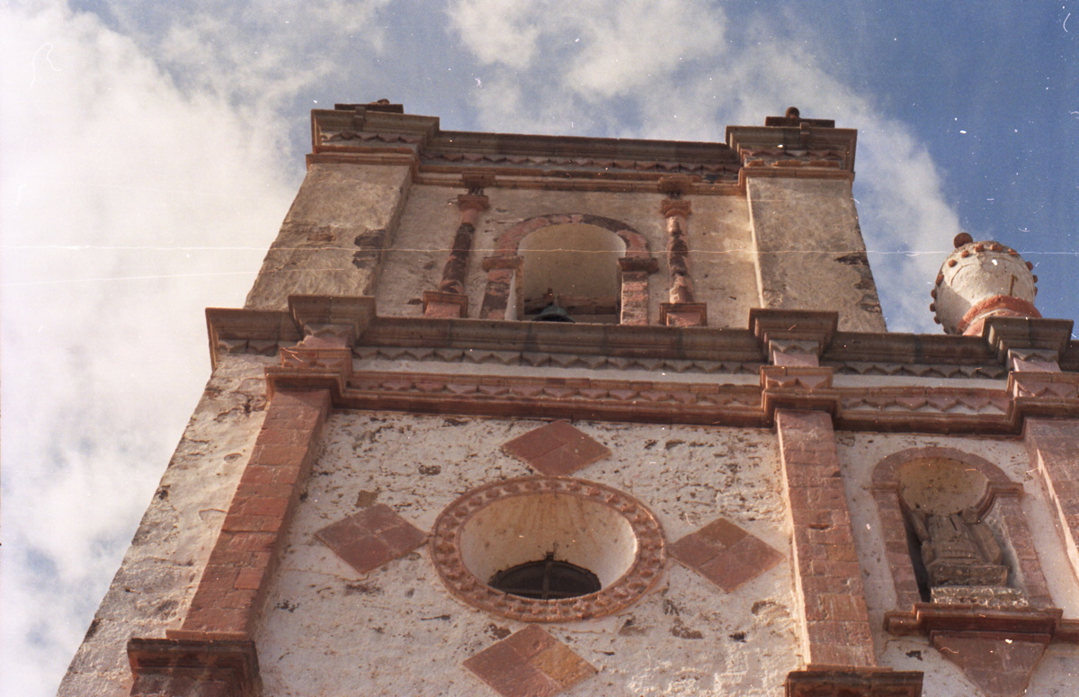 275_vor_der_kirche.jpg