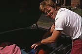 003_peter_beim_packen.jpg