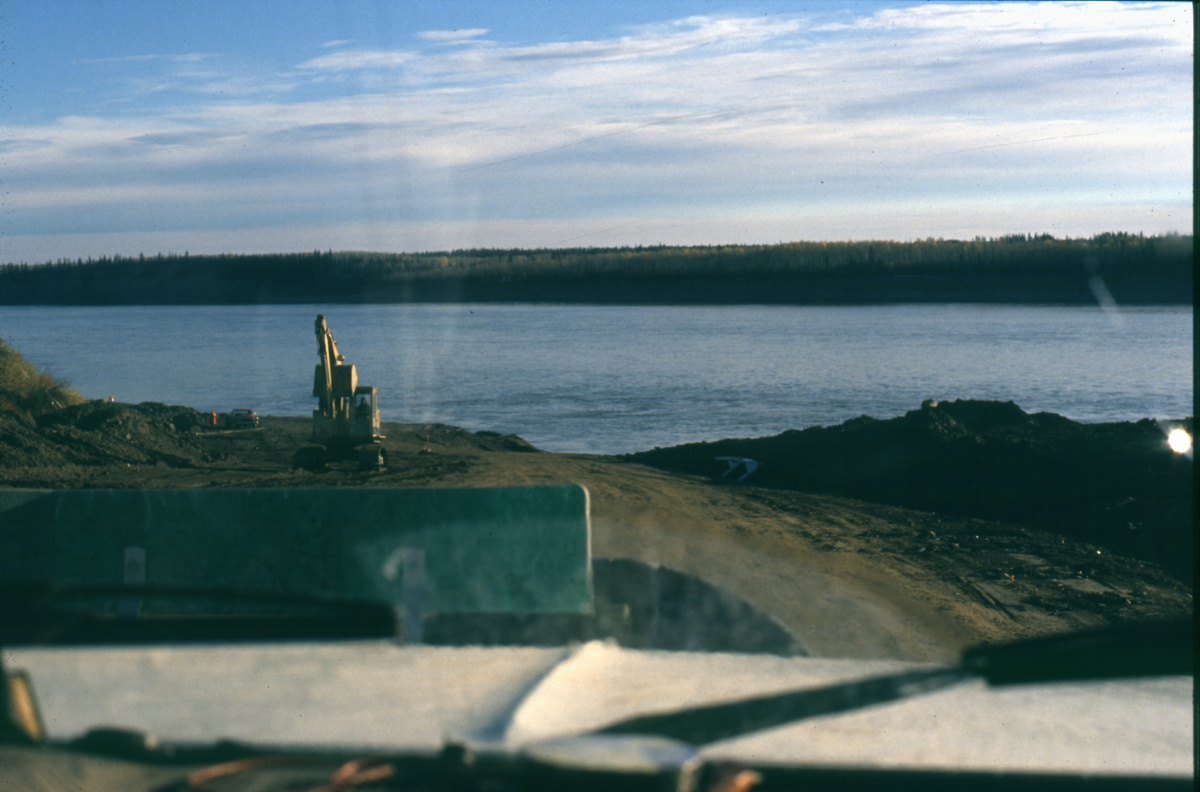 114_kreuzung_des_liard_river.jpg