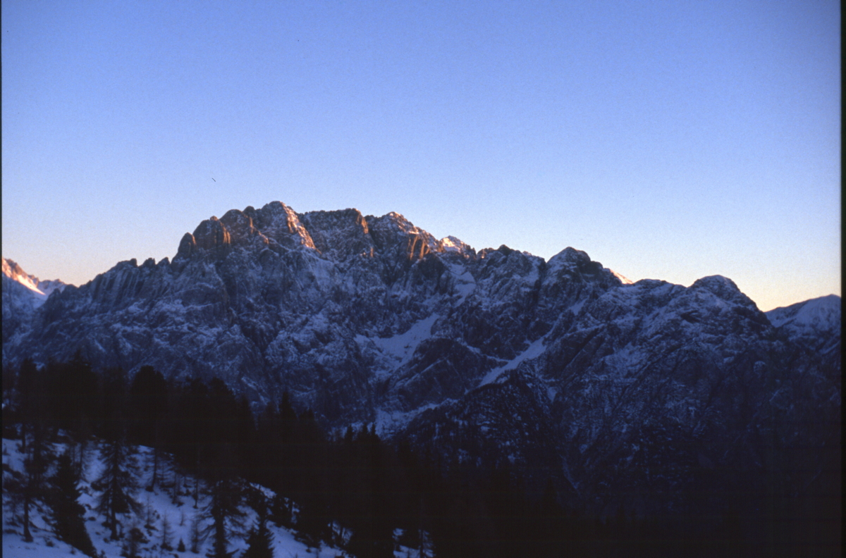 010_blick_in_die_berge.jpg