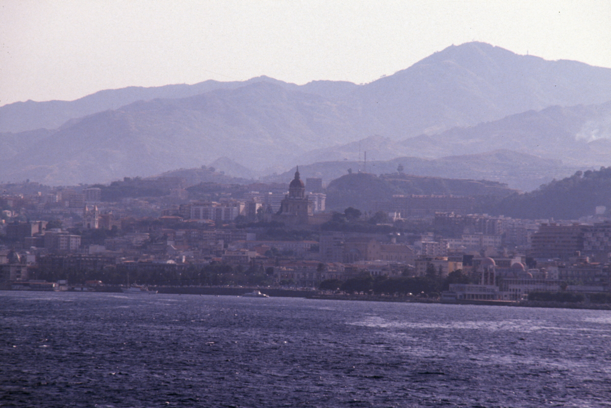 015_messina_im_dunst.jpg