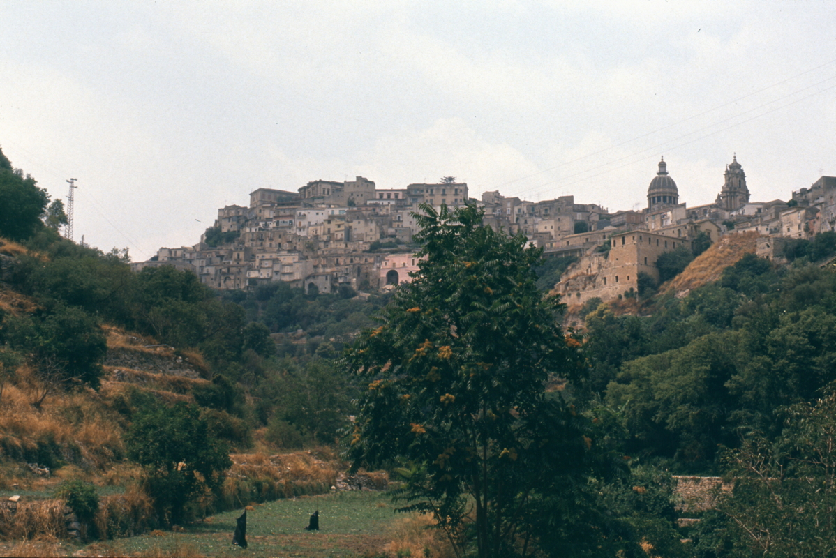 074_ragusa_von_unten.jpg