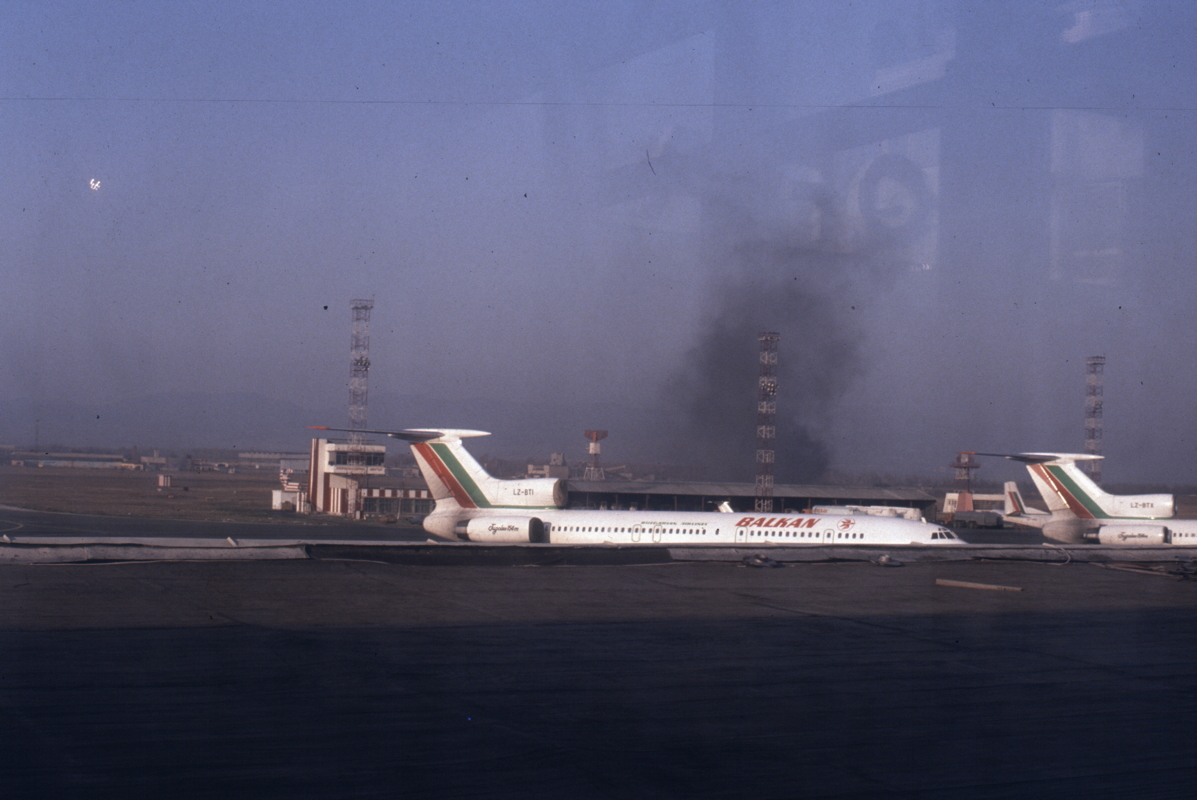 003_auf_dem_flugfeld.jpg