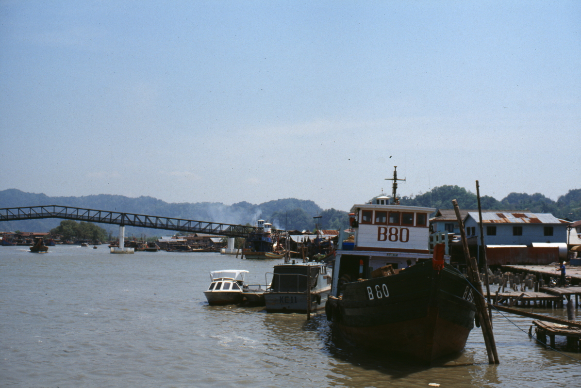060_hafen_von_tanjong.jpg