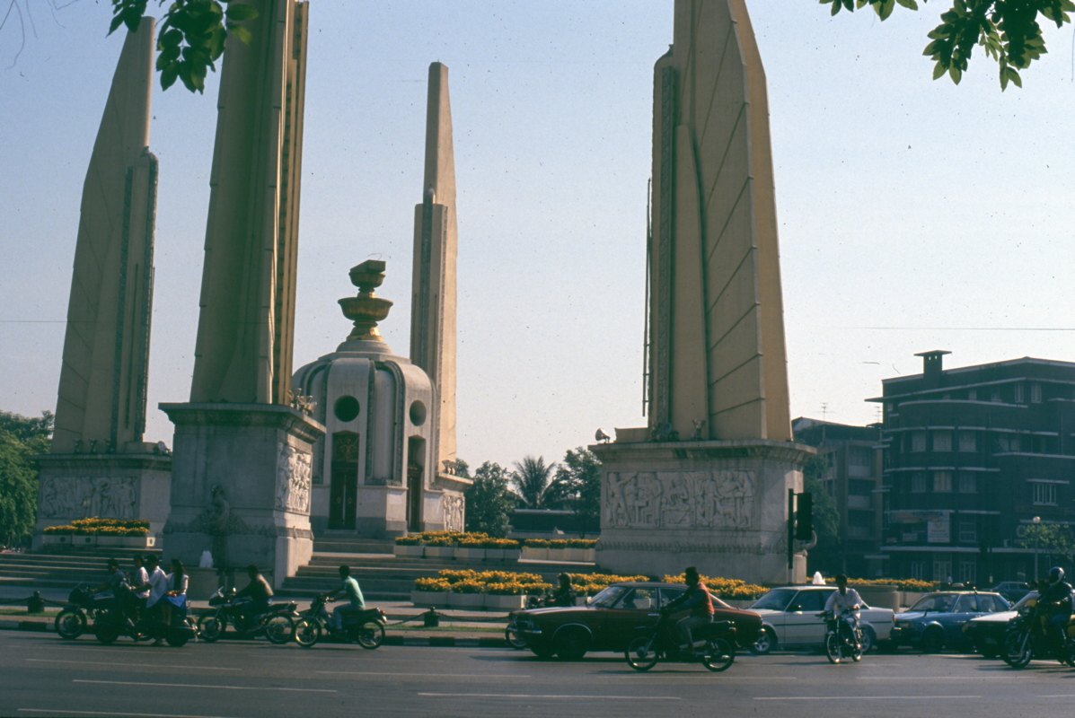 153_denkmal_in_bangkok.jpg